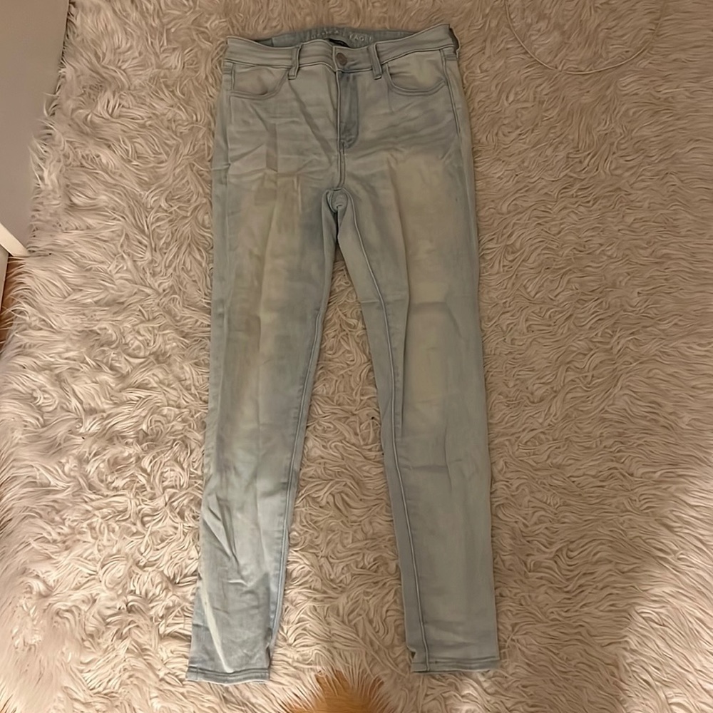 American eagle light wash stretchy jeans